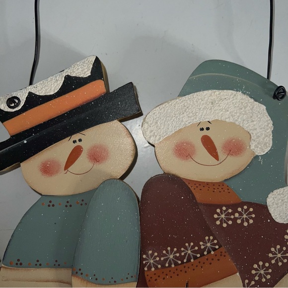 RUSTIC SNOWMAN SIGN WOOD SNOW LADY WALL HANGING “ Our Love Will Keep Us Warm “ - Picture 2 of 3